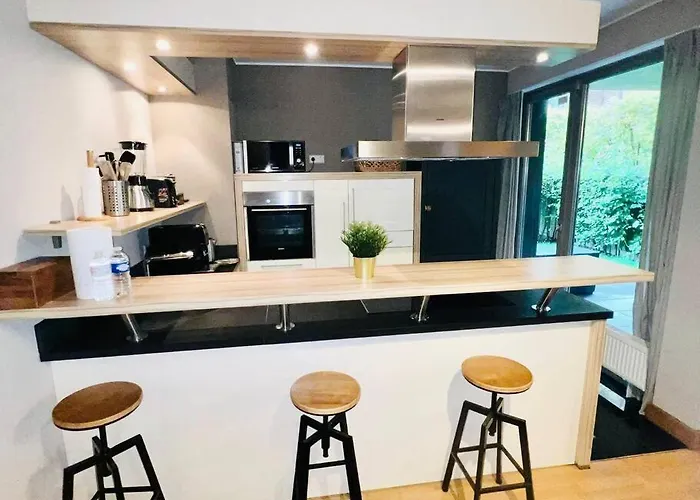 Chic One Bedroom With Parking&Terrace-Kir22