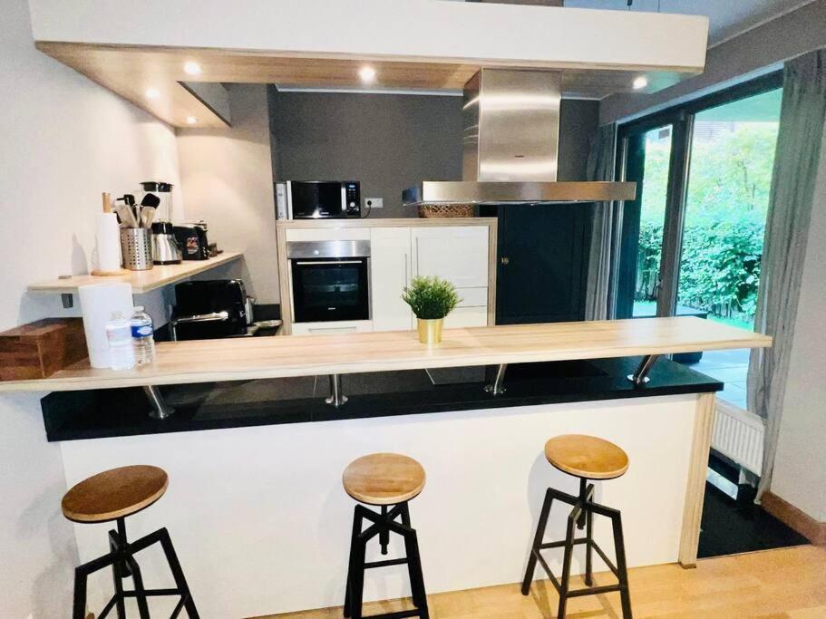Chic One Bedroom With Parking&terrace-kir22 Apartment